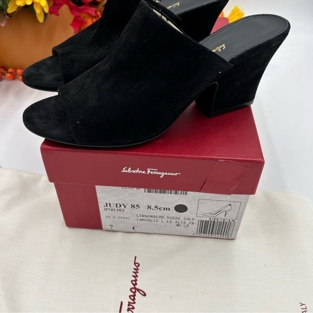 Women’s Salvatore Ferragamo, Judy, 85 suede mules, size 7, made in Italy - Picture 12 of 12